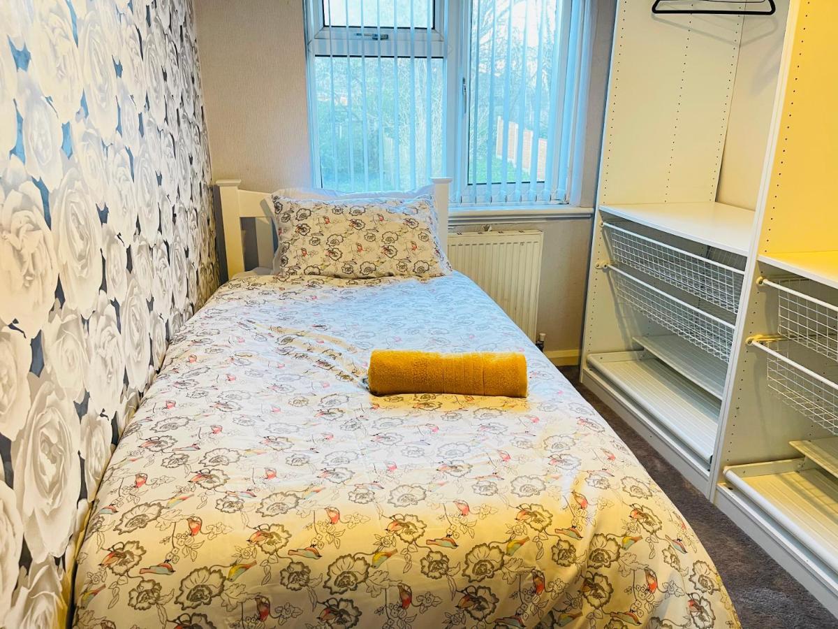 3 Bedroom Holiday House,Close To M6-Express Way To Centre Μπέρμιγχαμ Εξωτερικό φωτογραφία